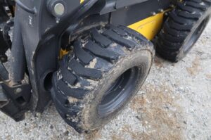 2024-NEW-HOLLAND-L328-77759-2