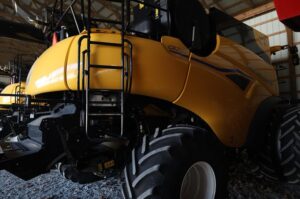 2025-NEW-HOLLAND-CR7