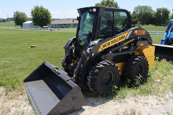 2025-NEW-HOLLAND-L320-76746