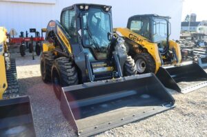 2025-NEW-HOLLAND-L328-77548-1