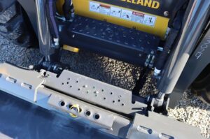 2025-NEW-HOLLAND-L328-77548-4