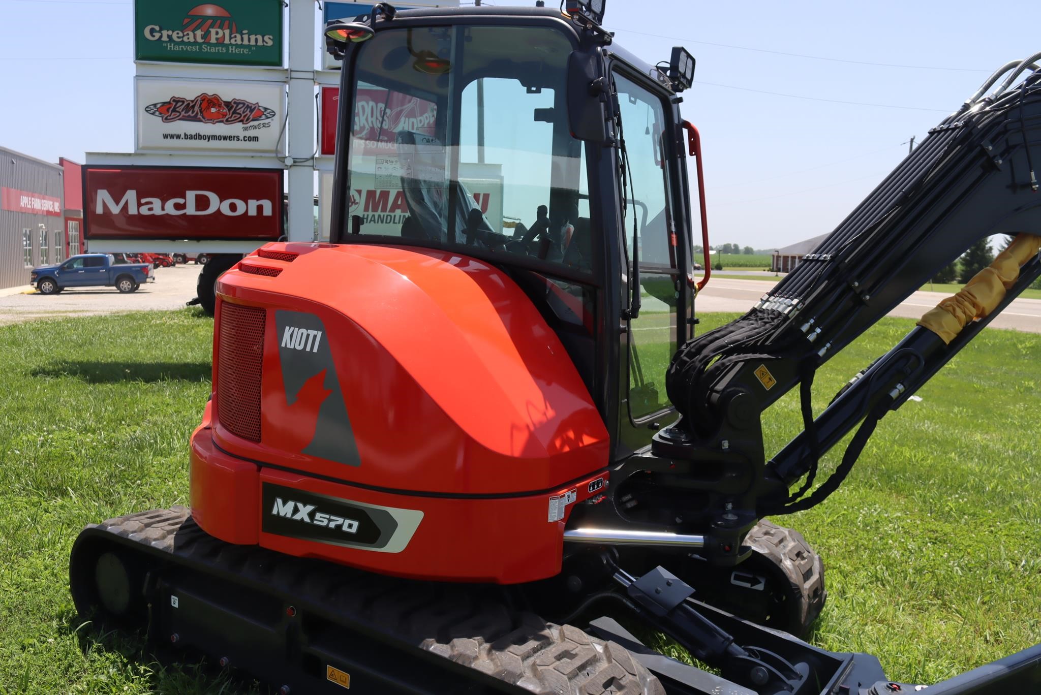 2026-KIOTI-MX570A-77426