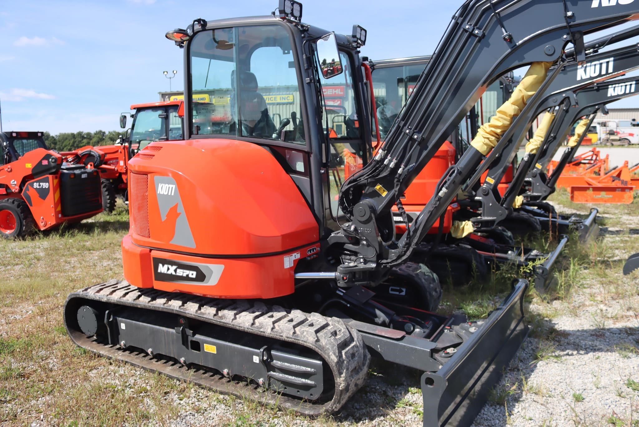 2026-KIOTI-MX570A-77427
