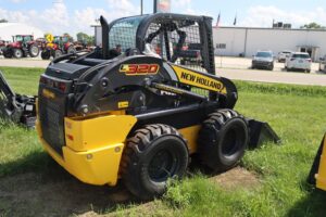 2026-NEW-HOLLAND-L320-78624-3