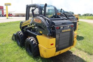 2026-NEW-HOLLAND-L320-78624-5