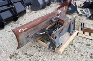 Angle-BOBCAT-90-72030-2