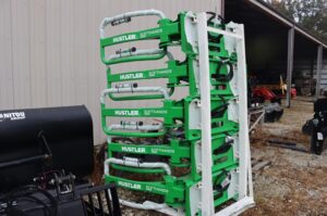 Bale-Grabbers-Handlers-HUSTLER-SOFTHANDS-LM100-76791-3