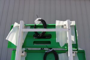 Bale-Grabbers-Handlers-HUSTLER-SOFTHANDS-LM100-76795-1