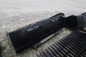 Bucket-GEHL-810924-77333-2