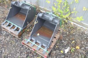 Bucket-NEW-HOLLAND-621-Z-BAR-CP-74479