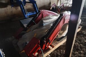 CASE-IH-L103-72828-2