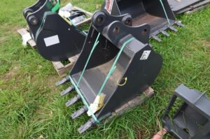 Clamshell-NEW-HOLLAND-BUCKET-24-HD-75309