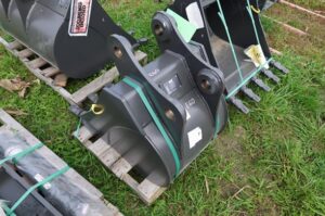 Clamshell-NEW-HOLLAND-BUCKET-36-HD-75310