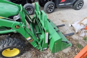 JOHN-DEERE-2032R-75928-7