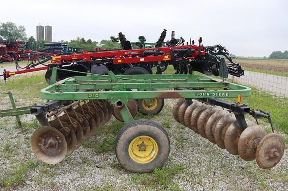 JOHN-DEERE-210-74962