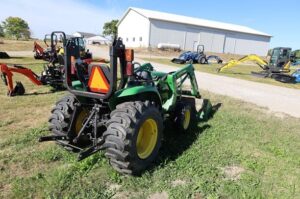 JOHN-DEERE-3025E-75060-4