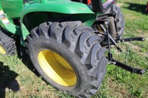 JOHN-DEERE-3025E-75060-6