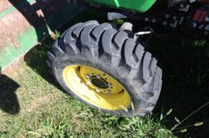 JOHN-DEERE-3025E-75060-7