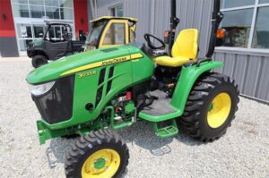 JOHN-DEERE-3033R-74762