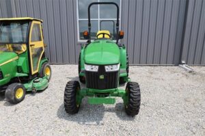 JOHN-DEERE-3033R-74762-4