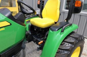 JOHN-DEERE-3033R-74762-6