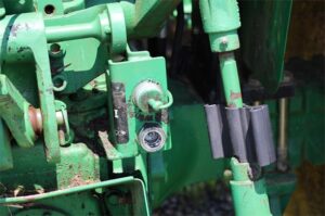 JOHN-DEERE-5065E-74436-9