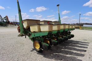 JOHN-DEERE-7000-69310-1