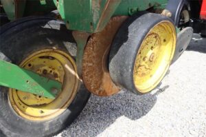 JOHN-DEERE-7000-69310-3