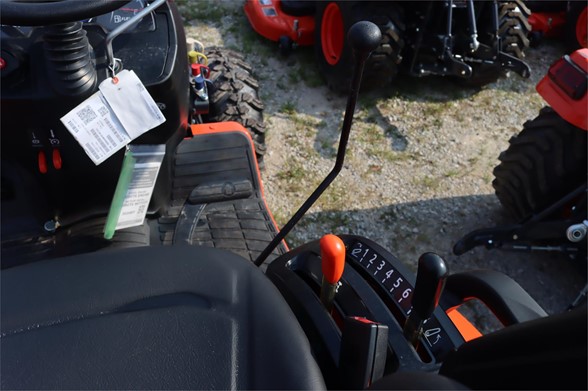 KUBOTA B2301HSD-1 75371 - Apple Farm Service
