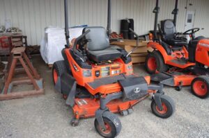 KUBOTA-ZD323-77170-3