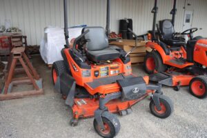 KUBOTA-ZD323-77170-3