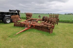 MASSEY-FERGUSON-620-73593