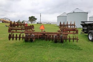 MASSEY-FERGUSON-620-73593-4