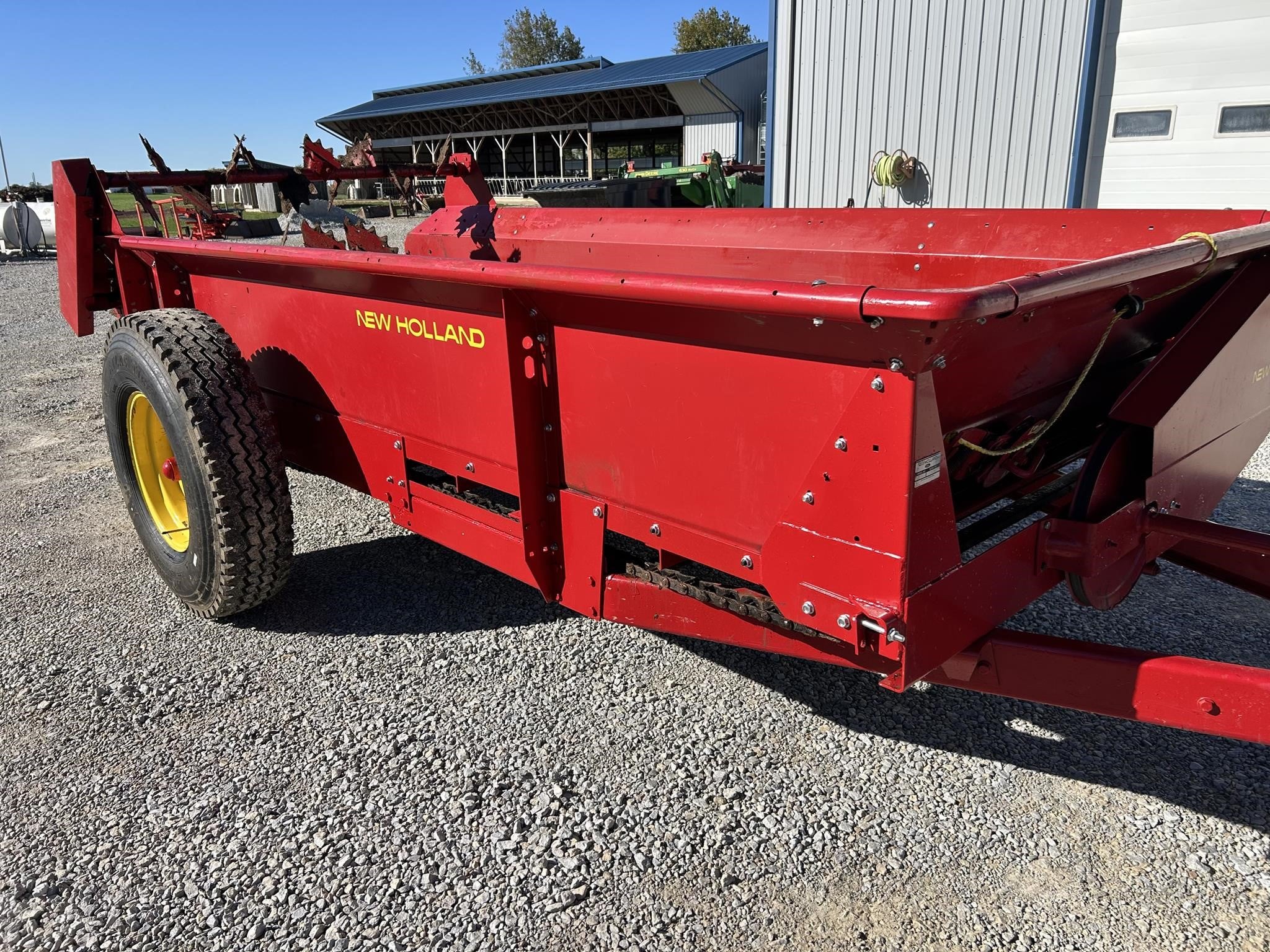 NEW-HOLLAND-520