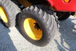 NEW-HOLLAND-BIG-BALER-330-PLUS-74566-3