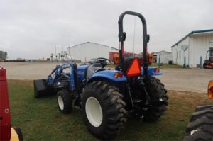 NEW-HOLLAND-BOOMER-35-72479-6