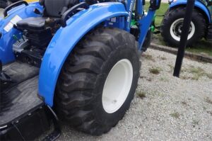 NEW-HOLLAND-BOOMER-40-72641-4