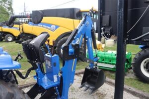 NEW-HOLLAND-BOOMER-40-72641-7