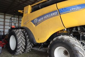 NEW-HOLLAND-CR8