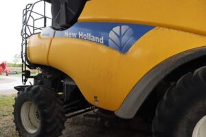 NEW-HOLLAND-CR9040-74491-2