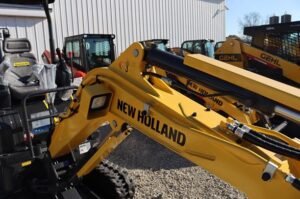 NEW-HOLLAND-E17C-76030-1