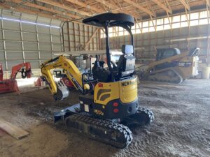 NEW-HOLLAND-E17C-77754-3