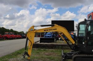 NEW-HOLLAND-E37C-74423-1