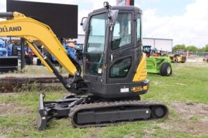 NEW-HOLLAND-E37C-74423-2