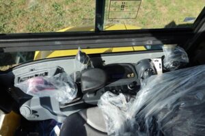 NEW-HOLLAND-E37C-75068-9