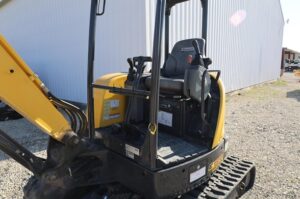NEW-HOLLAND-E37C-78107-1