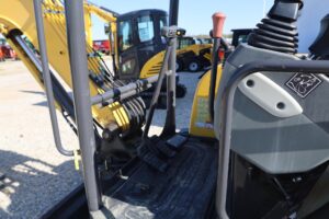 NEW-HOLLAND-E37C-78107-8