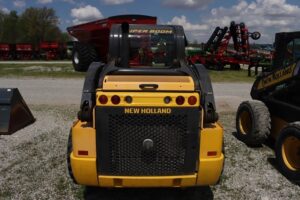 NEW-HOLLAND-L220-77100-4