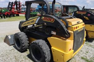 NEW-HOLLAND-L220-77100-5