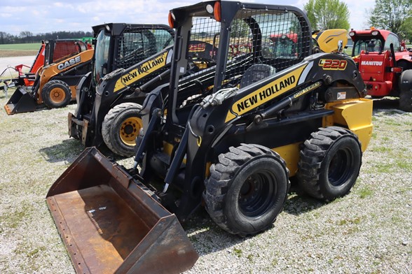 NEW-HOLLAND-L220-77100